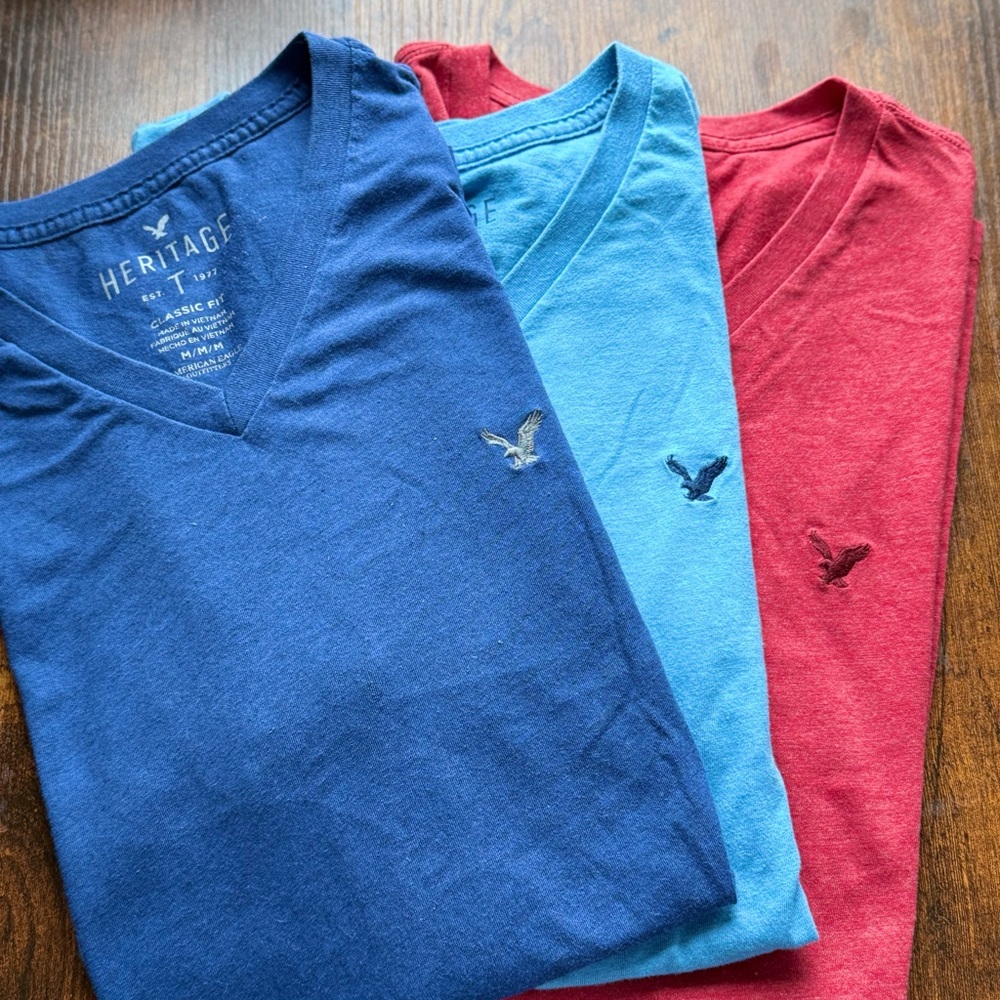 3 American Eagle Heritage V-Neck T-Shirts | M | Red, Navy, Light Blue